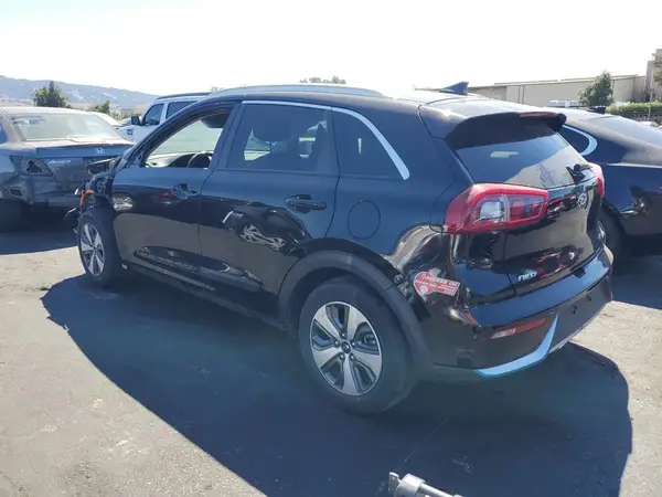 KNDCD3LD8J5205085 2018 KIA NIRO - Image 2