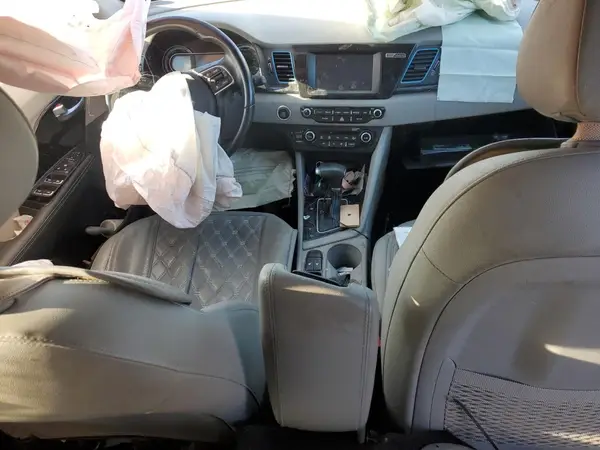 KNDCD3LD8K5254045 2019 KIA NIRO - Image 8