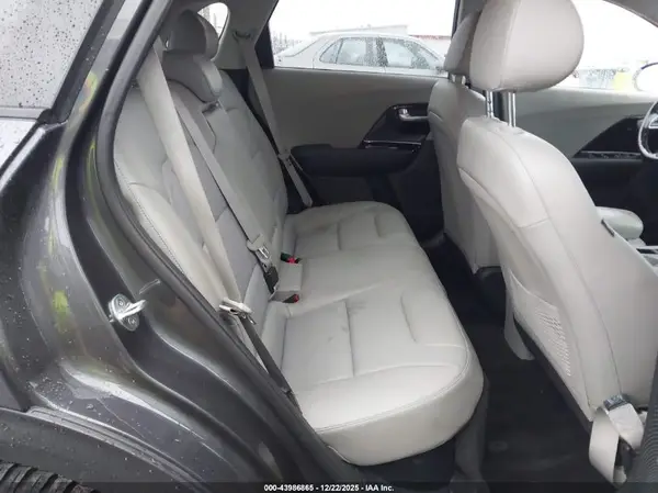 KNDCD3LD8K5304796 2019 KIA NIRO - Image 8