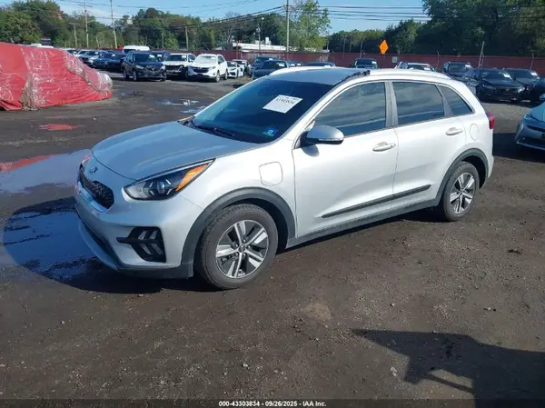 KNDCD3LD8L5386451 2020 KIA NIRO - Image 2