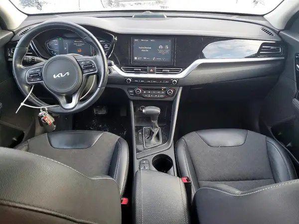 KNDCD3LD8N5495673 2022 KIA NIRO - Image 8
