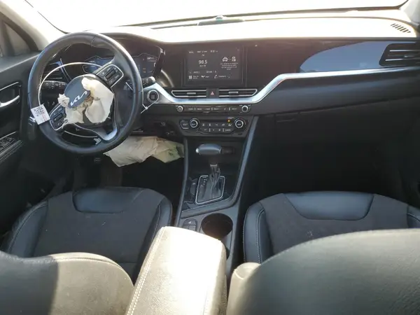 KNDCD3LD8N5536495 2022 KIA NIRO - Image 8