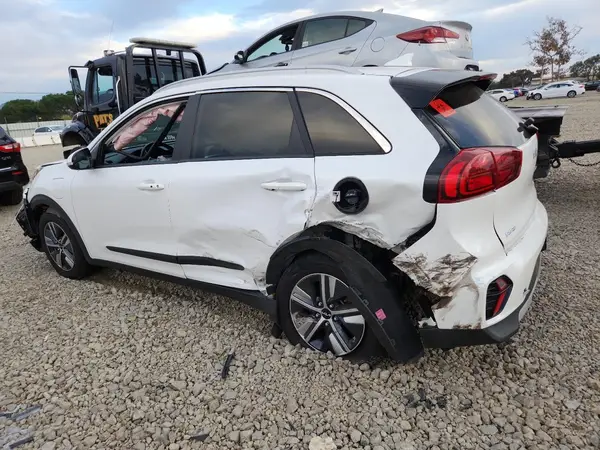 KNDCD3LD8N5545956 2022 KIA NIRO - Image 2