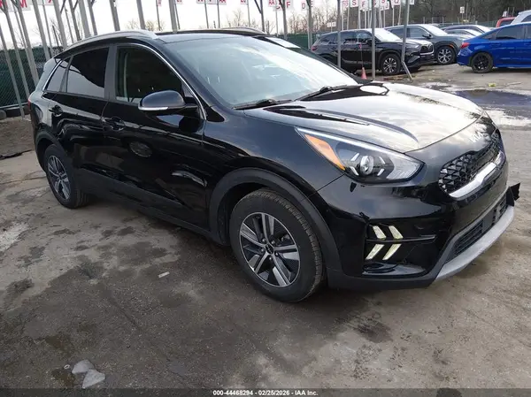 KNDCD3LD8N5547870 2022 KIA NIRO - Image 1