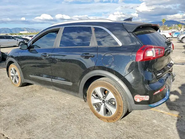 KNDCD3LD9J5205645 2018 KIA NIRO - Image 2