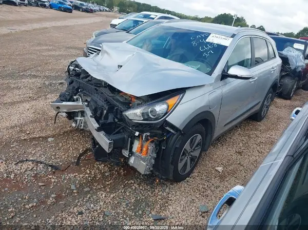 KNDCD3LD9K5236668 2019 KIA NIRO - Image 2