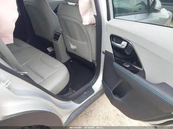 KNDCD3LD9K5236668 2019 KIA NIRO - Image 8