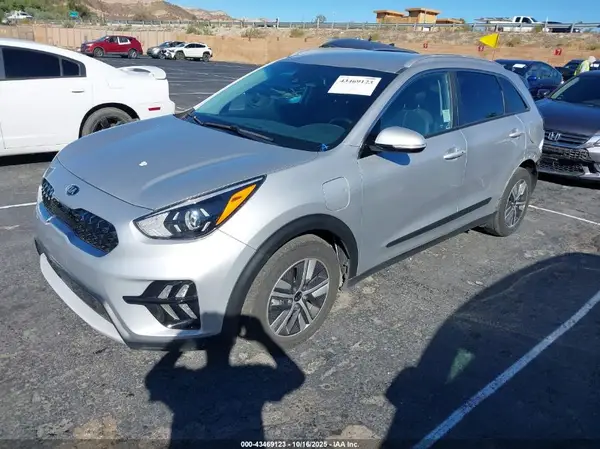 KNDCD3LD9L5399788 2020 KIA NIRO - Image 2