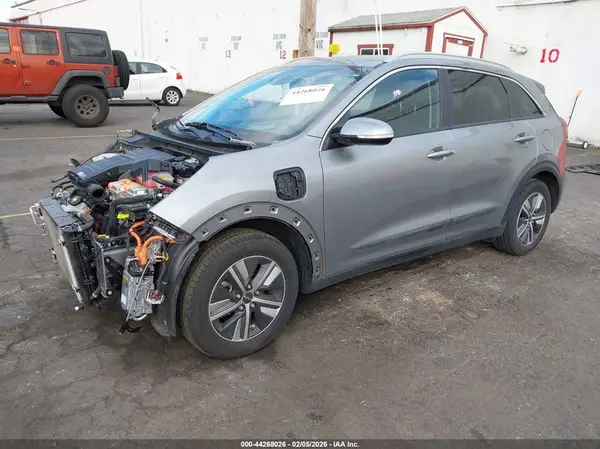 KNDCD3LD9N5531094 2022 KIA NIRO - Image 2