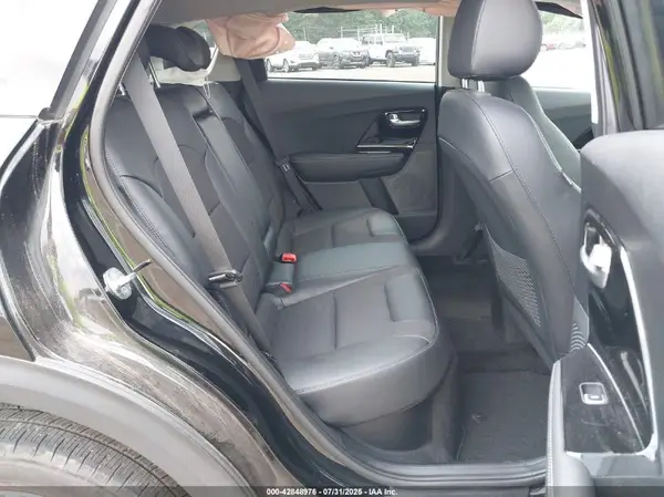 KNDCD3LD9N5532374 2022 KIA NIRO - Image 8