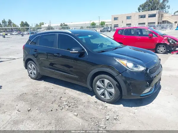 KNDCD3LDXK5337654 2019 KIA NIRO - Image 1