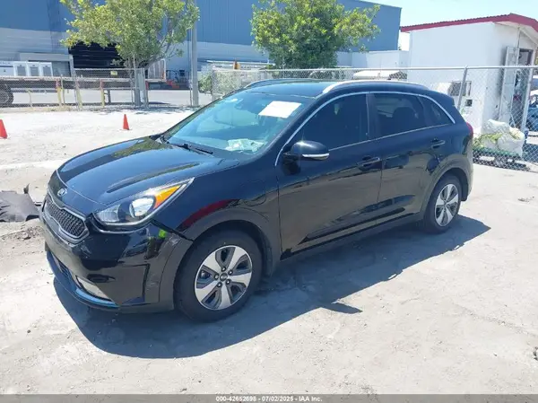 KNDCD3LDXK5337654 2019 KIA NIRO - Image 2