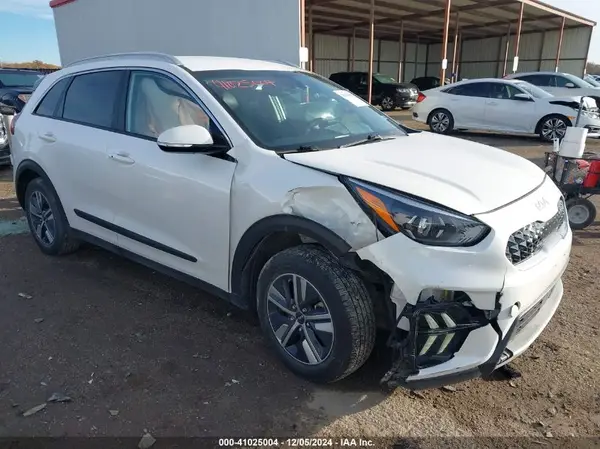 KNDCD3LDXN5527720 2022 KIA NIRO - Image 1