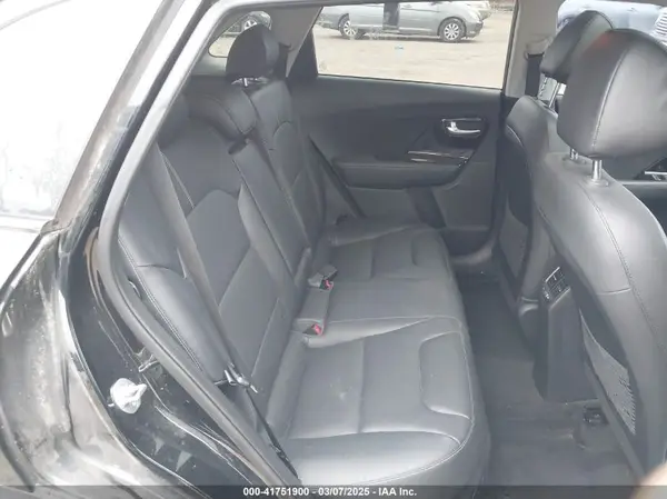 KNDCE3LC0H5040261 2017 KIA NIRO - Image 8