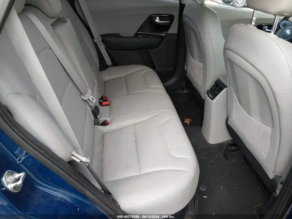 KNDCE3LC0H5067525 2017 KIA NIRO - Image 8
