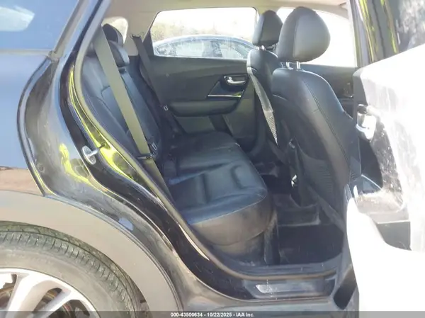 KNDCE3LC0H5075401 2017 KIA NIRO - Image 8