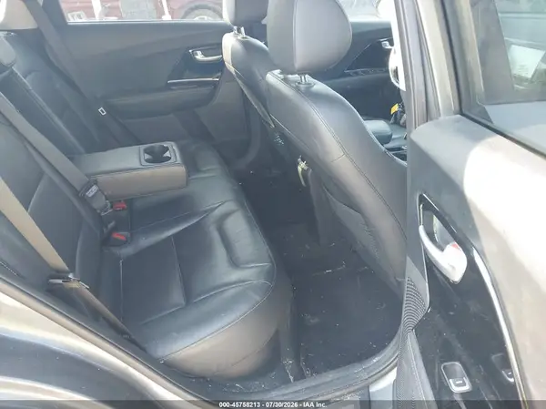 KNDCE3LC0H5076421 2017 KIA NIRO - Image 8