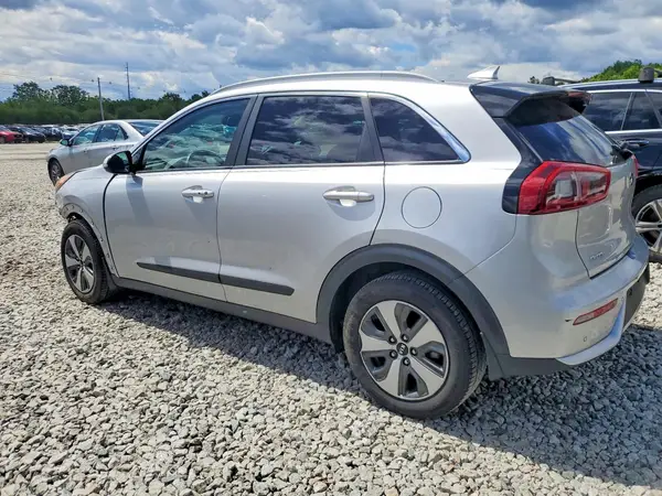 KNDCE3LC0J5137756 2018 KIA NIRO - Image 2