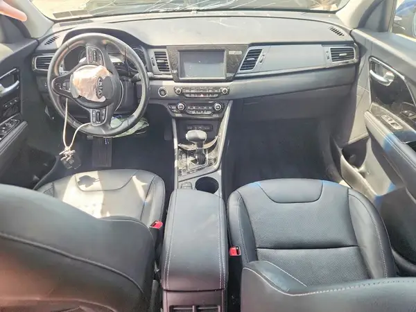 KNDCE3LC0K5356427 2019 KIA NIRO - Image 8