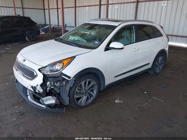 KNDCE3LC1H5038034 2017 KIA NIRO - Image 2