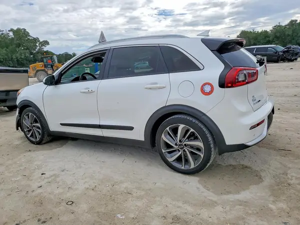 KNDCE3LC1H5039989 2017 KIA NIRO - Image 2