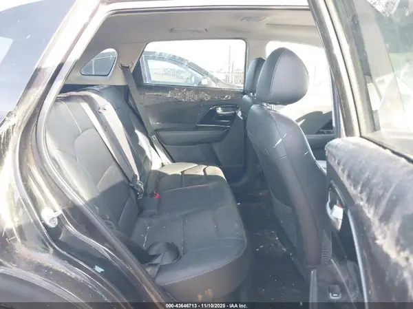 KNDCE3LC1H5048238 2017 KIA NIRO - Image 8