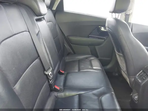 KNDCE3LC1H5049518 2017 KIA NIRO - Image 8