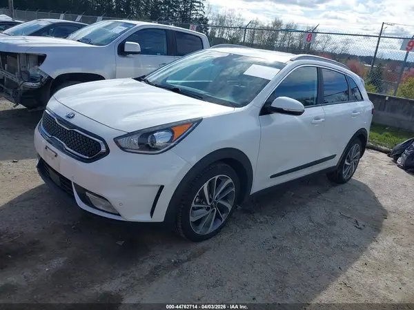 KNDCE3LC1H5050815 2017 KIA NIRO - Image 2