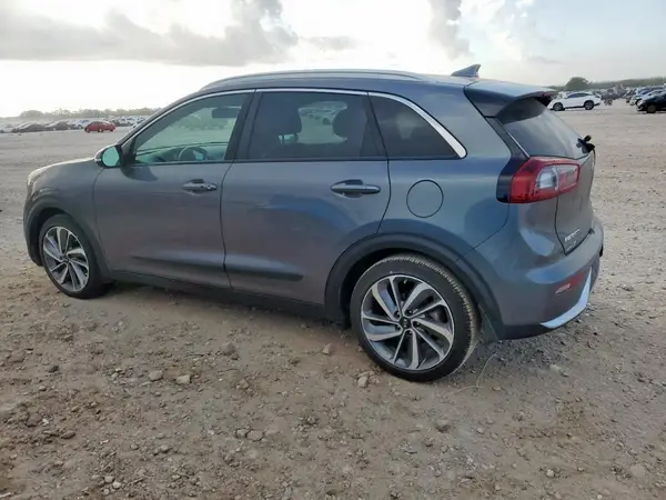 KNDCE3LC1H5052872 2017 KIA NIRO - Image 2