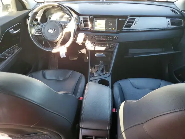 KNDCE3LC1H5075830 2017 KIA NIRO - Image 8