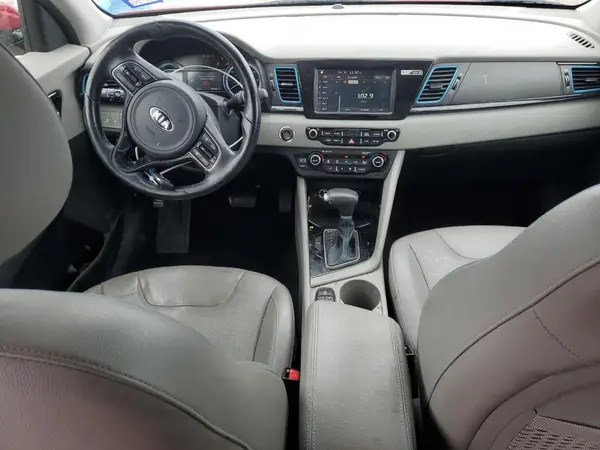 KNDCE3LC1H5078940 2017 KIA NIRO - Image 8