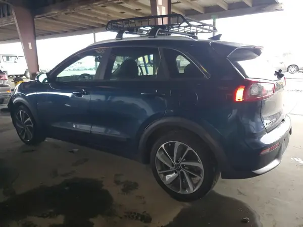 KNDCE3LC1H5081076 2017 KIA NIRO - Image 2