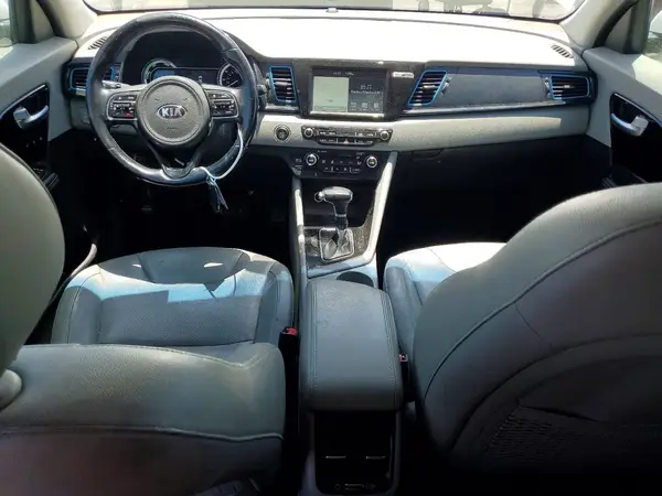 KNDCE3LC1H5081739 2017 KIA NIRO - Image 8