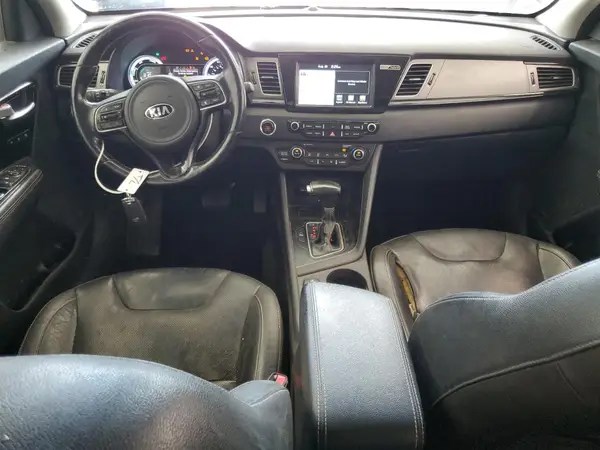 KNDCE3LC1J5107990 2018 KIA NIRO - Image 8