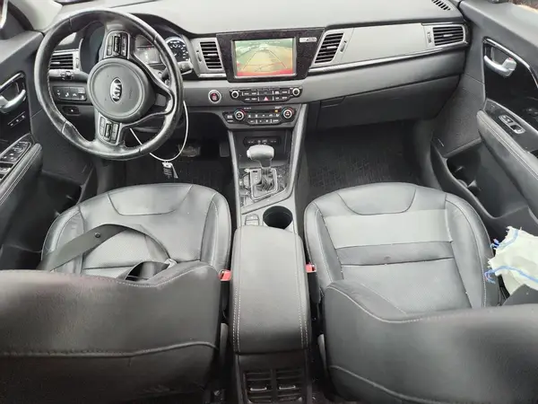 KNDCE3LC1J5118648 2018 KIA NIRO - Image 8