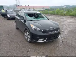 KNDCE3LC1K5323923 2019 KIA NIRO
