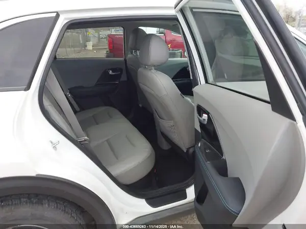 KNDCE3LC1M5482282 2021 KIA NIRO - Image 8