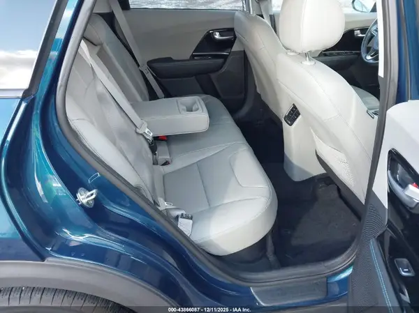 KNDCE3LC1N5489928 2022 KIA NIRO - Image 8