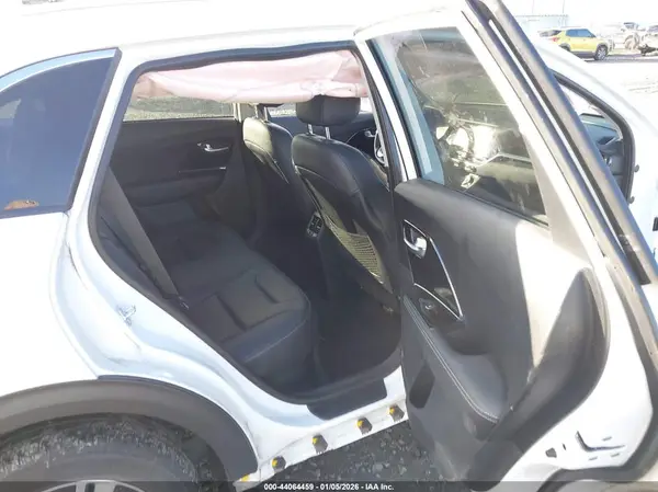KNDCE3LC1N5529974 2022 KIA NIRO - Image 8