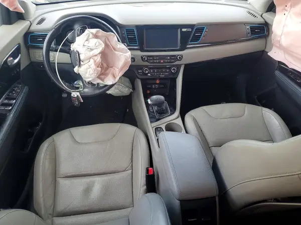 KNDCE3LC2H5044750 2017 KIA NIRO - Image 8