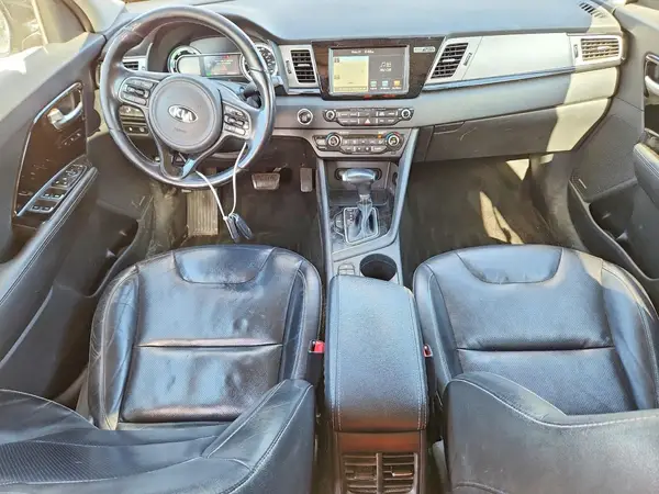 KNDCE3LC2H5047132 2017 KIA NIRO - Image 8