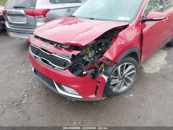 KNDCE3LC2H5066778 2017 KIA NIRO - Image 2