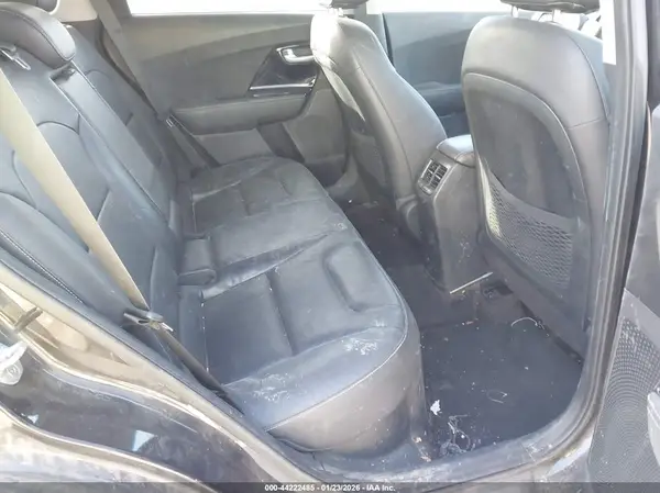 KNDCE3LC2H5071883 2017 KIA NIRO - Image 8