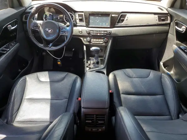 KNDCE3LC2H5072516 2017 KIA NIRO - Image 8