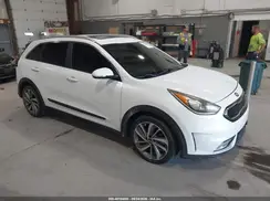KNDCE3LC2H5082852 2017 KIA NIRO
