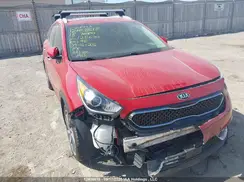 KNDCE3LC2J5125690 2018 KIA NIRO