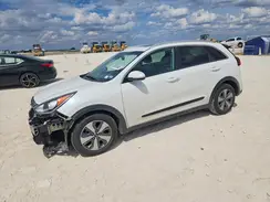 KNDCE3LC2J5129366 2018 KIA NIRO