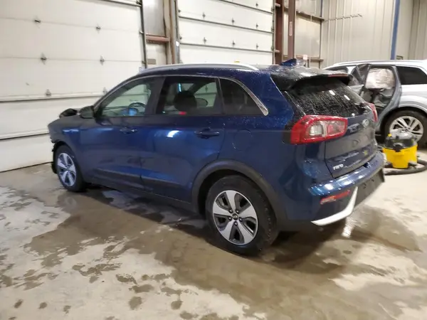 KNDCE3LC2J5133191 2018 KIA NIRO - Image 2