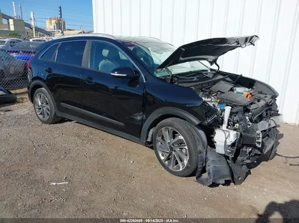 KNDCE3LC2J5138648 2018 KIA NIRO - Image 1
