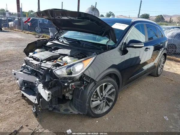 KNDCE3LC2J5138648 2018 KIA NIRO - Image 2